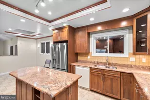 7711 Arrowood Ct, Bethesda, MD 20817 - Photo 11