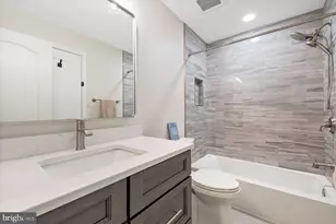 11909 Grey Hollow Ct, Rockville, MD 20852 - Photo 25