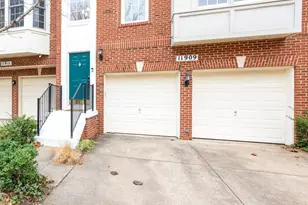 11909 Grey Hollow Ct, Rockville, MD 20852 - Photo 3