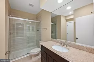 9809 Tibron Ct, Potomac, MD 20854 - Photo 23