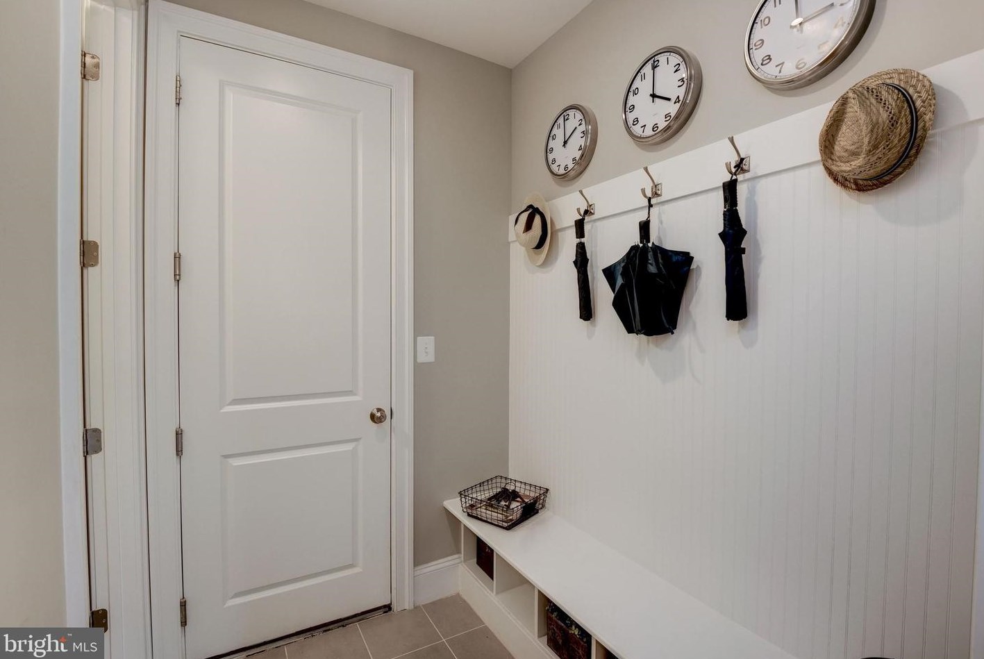 10100 Fleming Ave, Bethesda MD 20814-2120 exterior