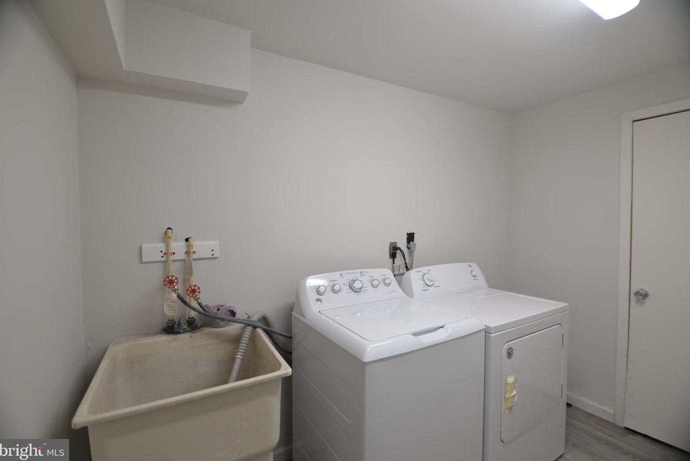 10039 Maple Leaf Dr, Gaithersburg MD  20879-1131 exterior