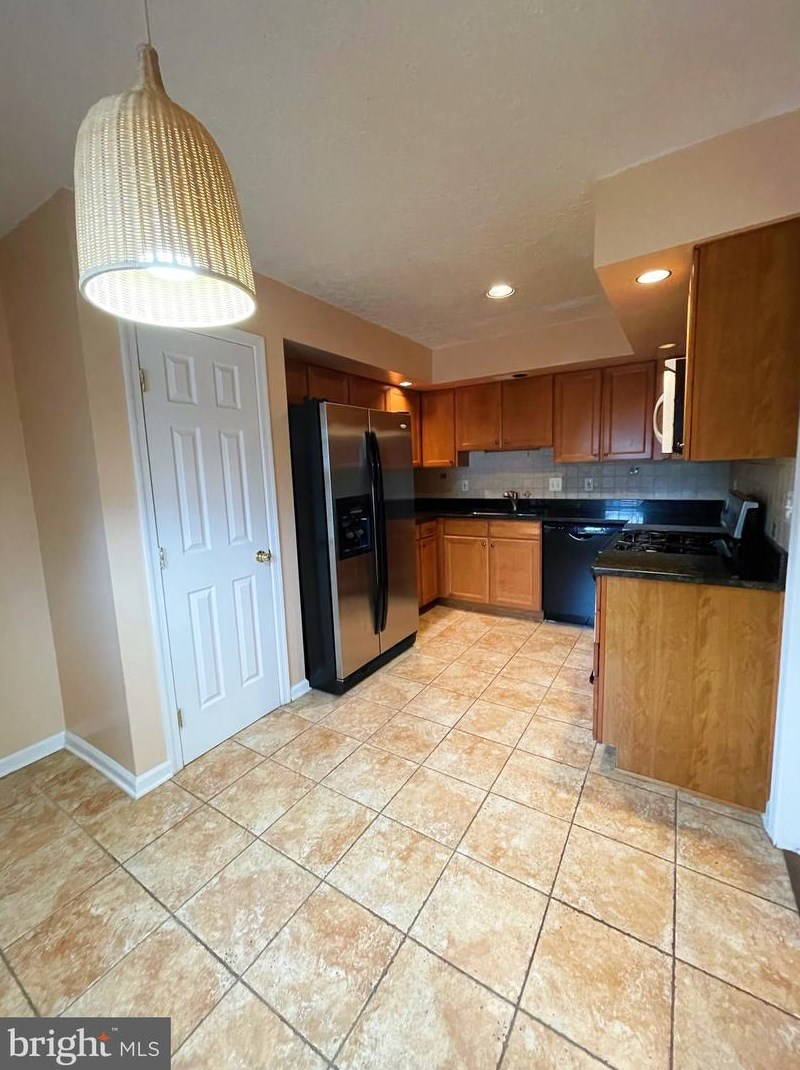 1244 Travis View Ct, Gaithersburg MD  20879-3299 exterior