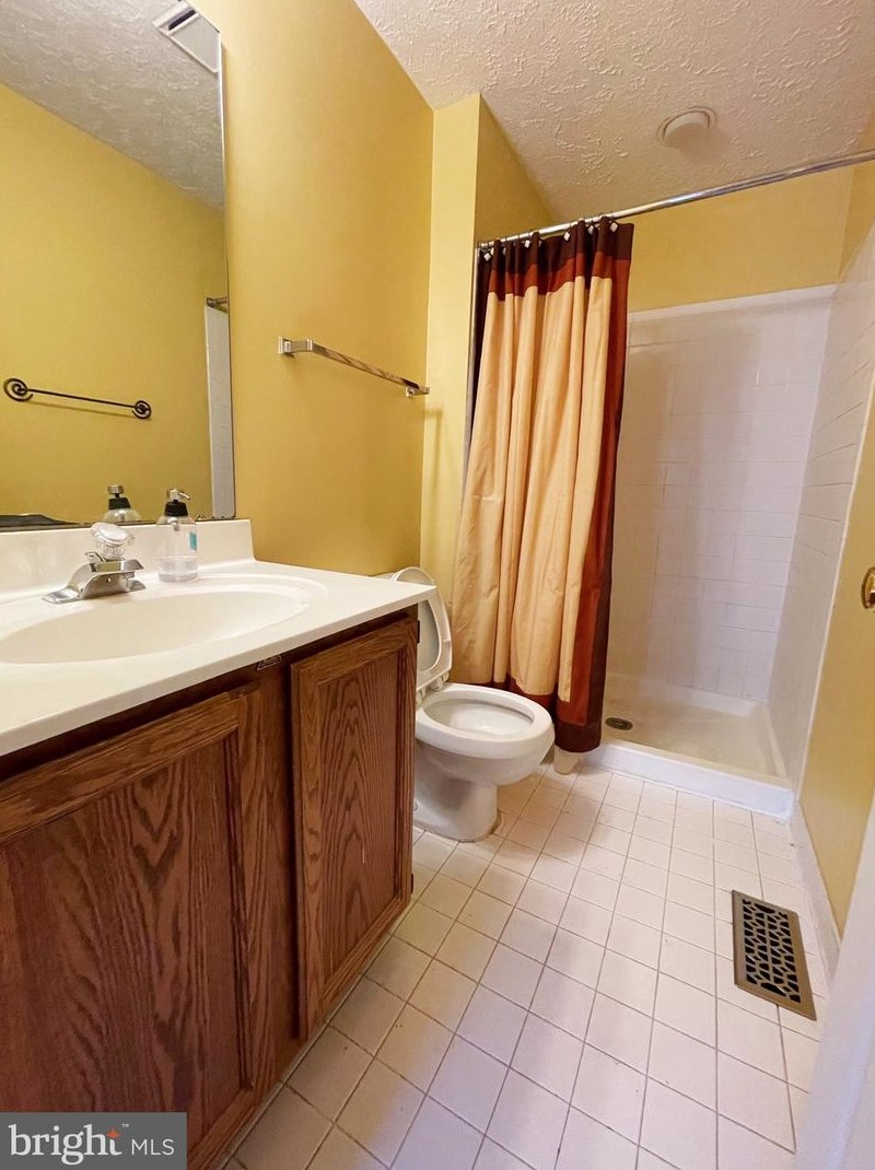 1244 Travis View Ct, Gaithersburg MD  20879-3299 exterior