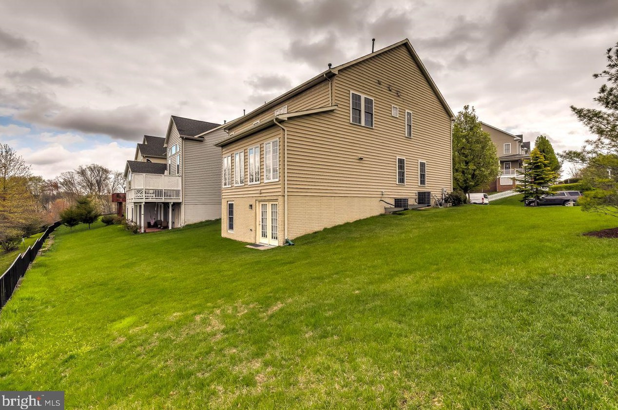 13215 Dutrow Dr, Clarksburg MD  20871-4345 exterior