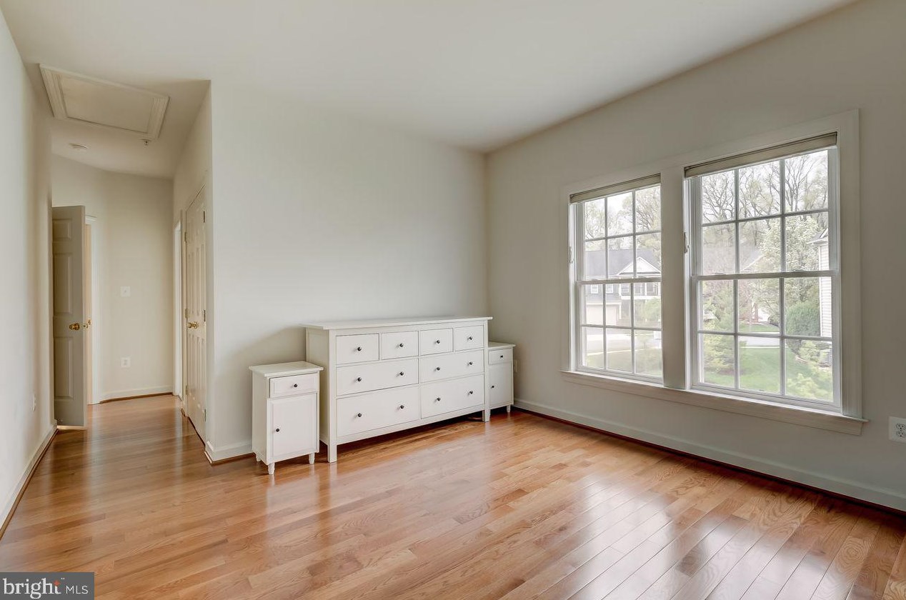 13215 Dutrow Dr, Clarksburg MD  20871-4345 exterior