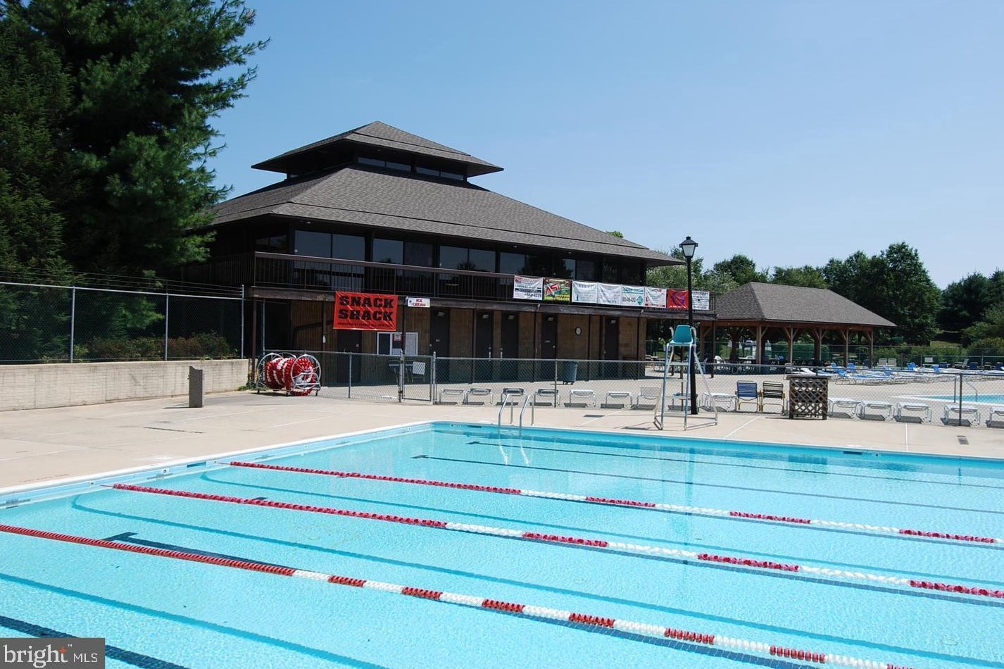 18328 Streamside Dr, Gaithersburg MD  20879-5229 exterior