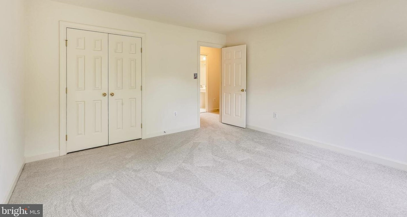 11409 Royal View Ct, Gaithersburg MD  20878-4856 exterior