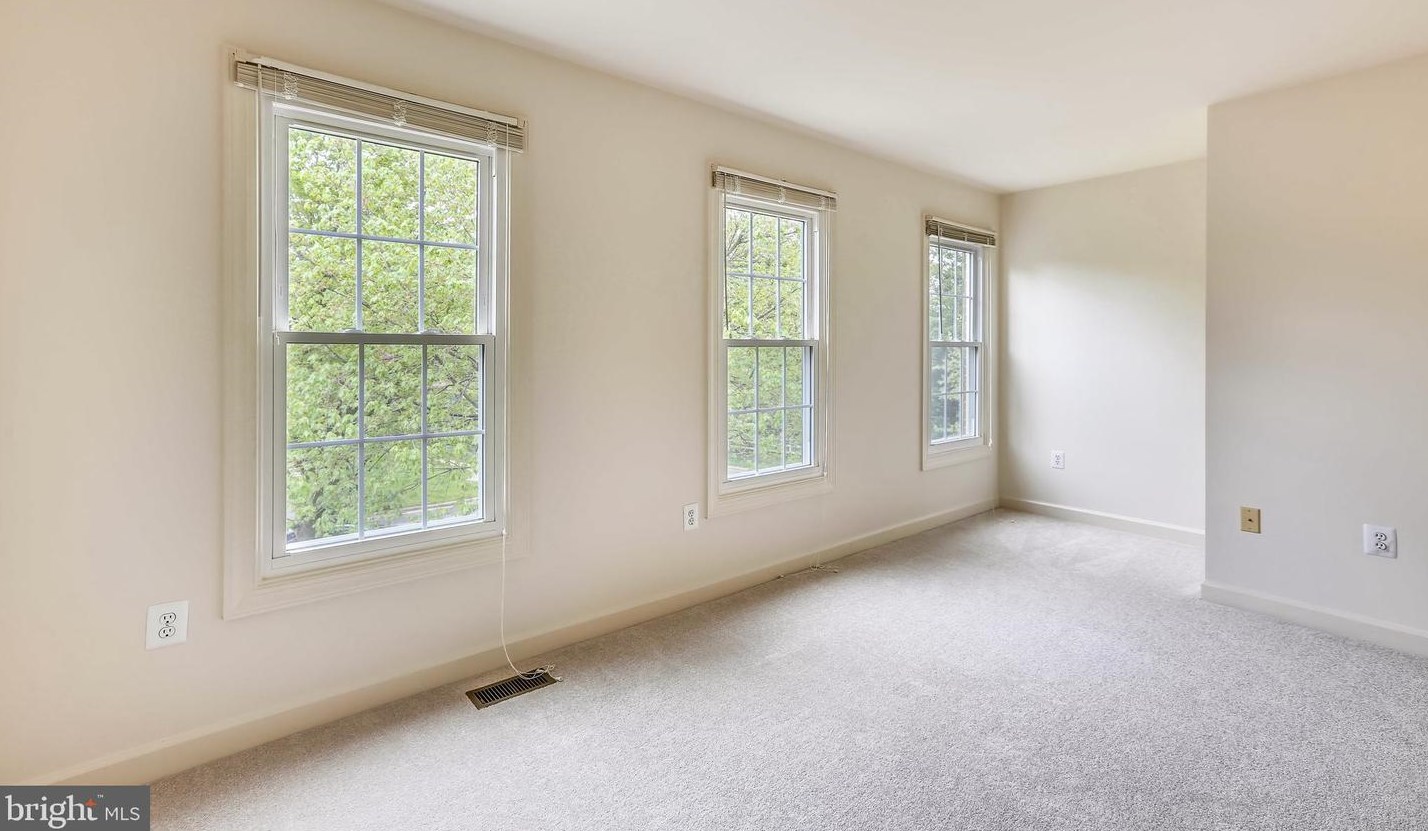 11409 Royal View Ct, Gaithersburg MD  20878-4856 exterior