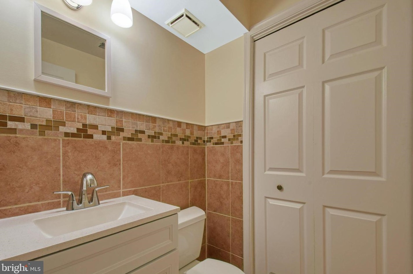 8700 Laurel Valley Ln, Gaithersburg MD  20886-5666 exterior