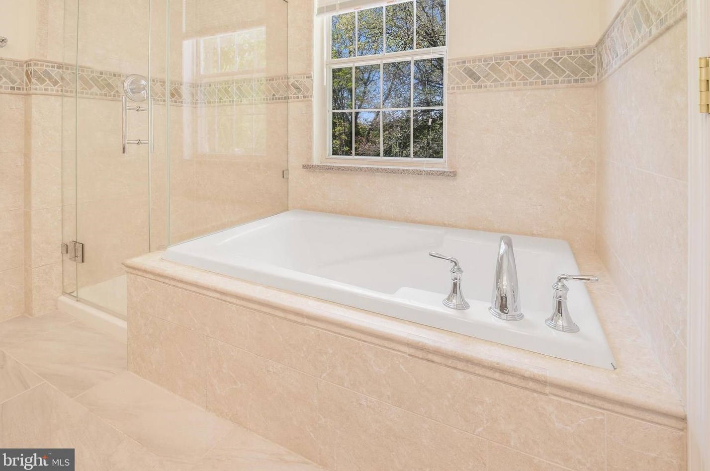 8700 Laurel Valley Ln, Gaithersburg MD  20886-5666 exterior