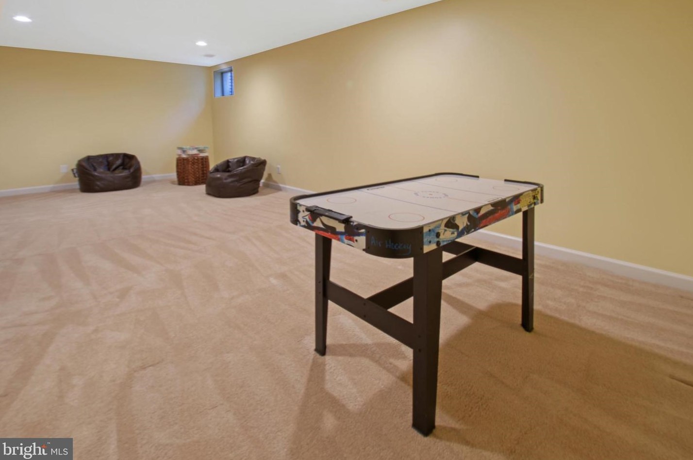 8700 Laurel Valley Ln, Gaithersburg MD  20886-5666 exterior