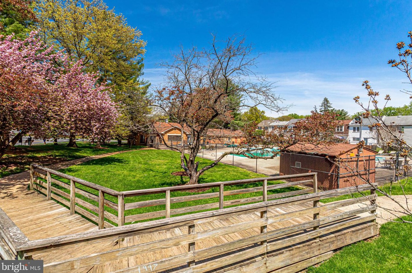 5 Hibiscus Ct, Gaithersburg MD  20878-2842 exterior