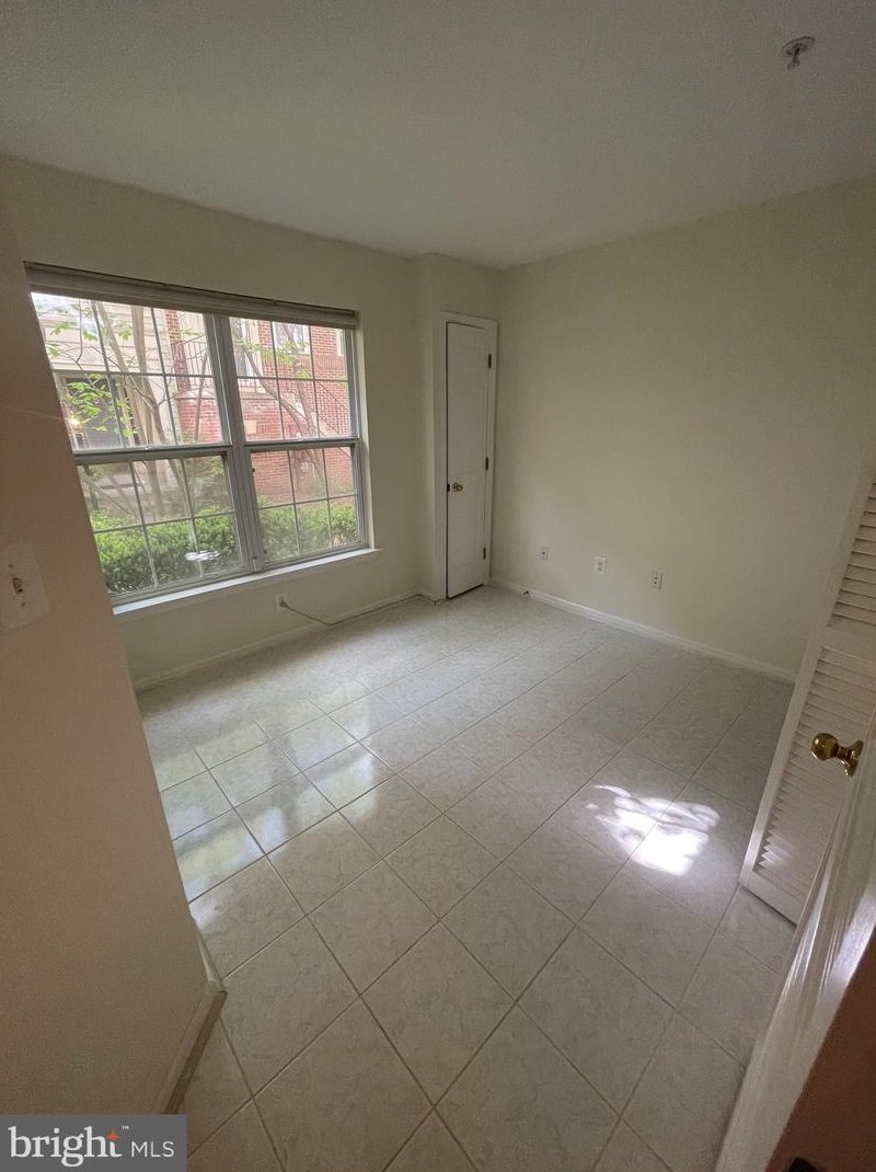 9651 Athens Pl, Gaithersburg MD  20878-5383 exterior