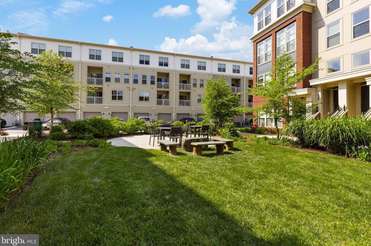 514 Copley Pl, Gaithersburg MD  20878 exterior