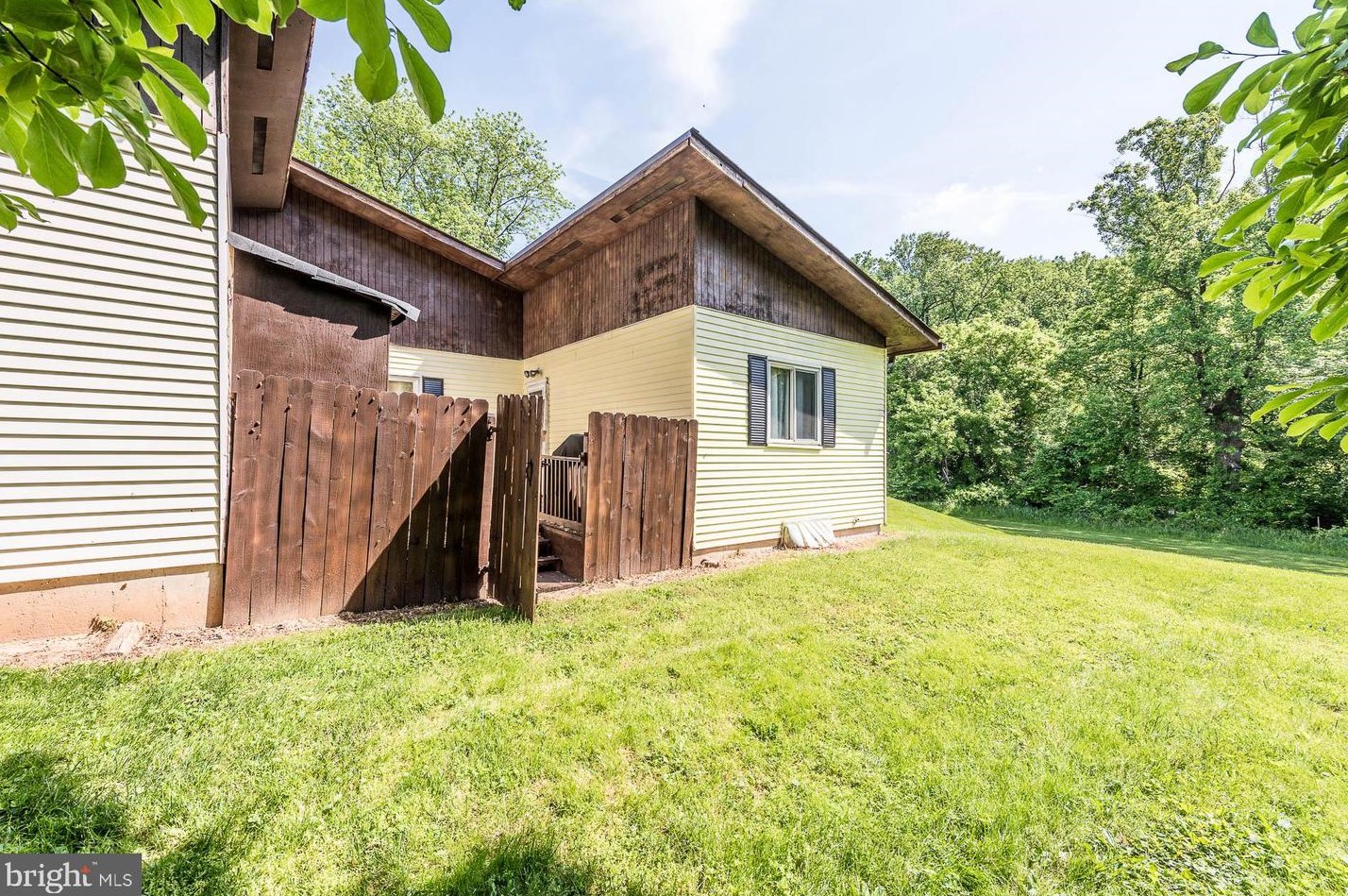 14 Federal Ct, Gaithersburg MD  20877-3448 exterior