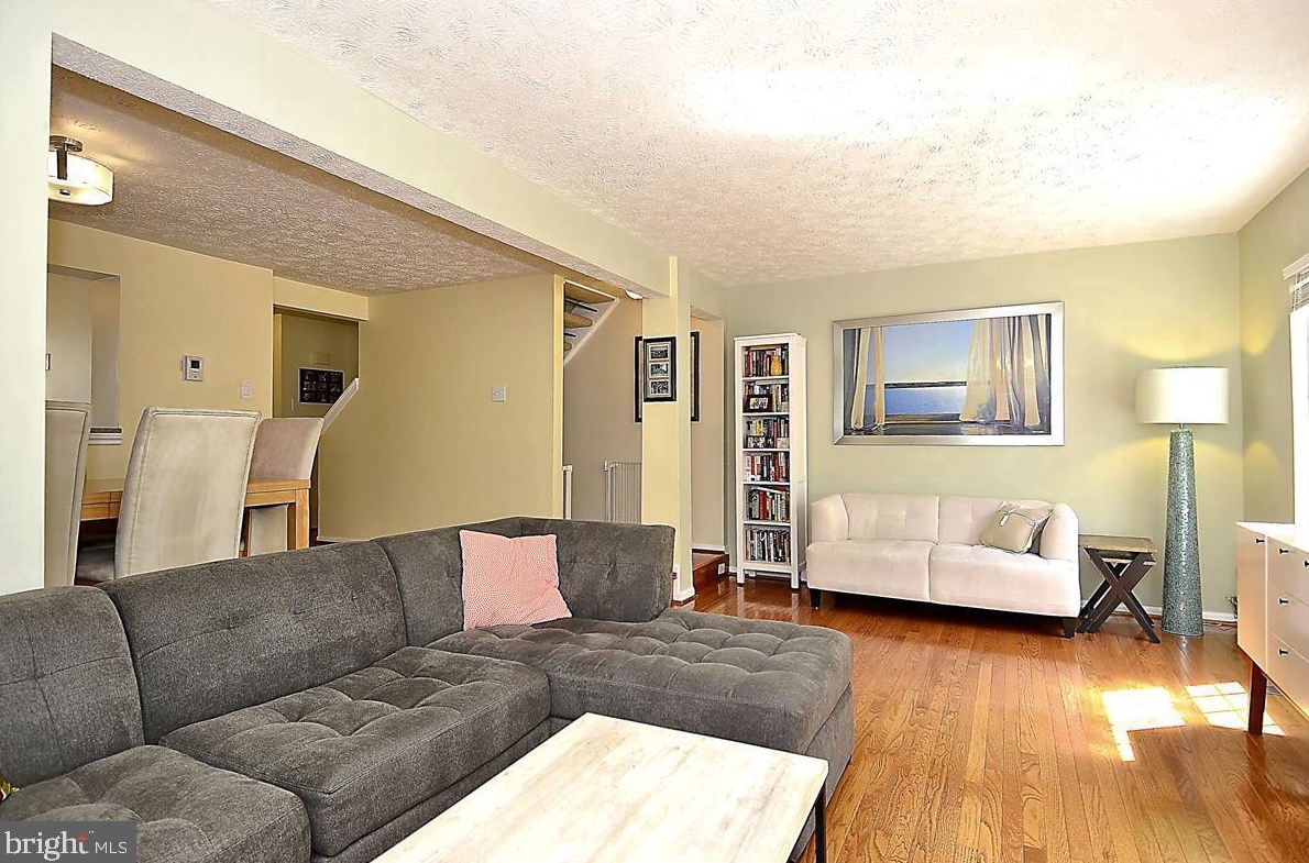 615 Coral Reef Dr, Gaithersburg MD  20878-2974 exterior
