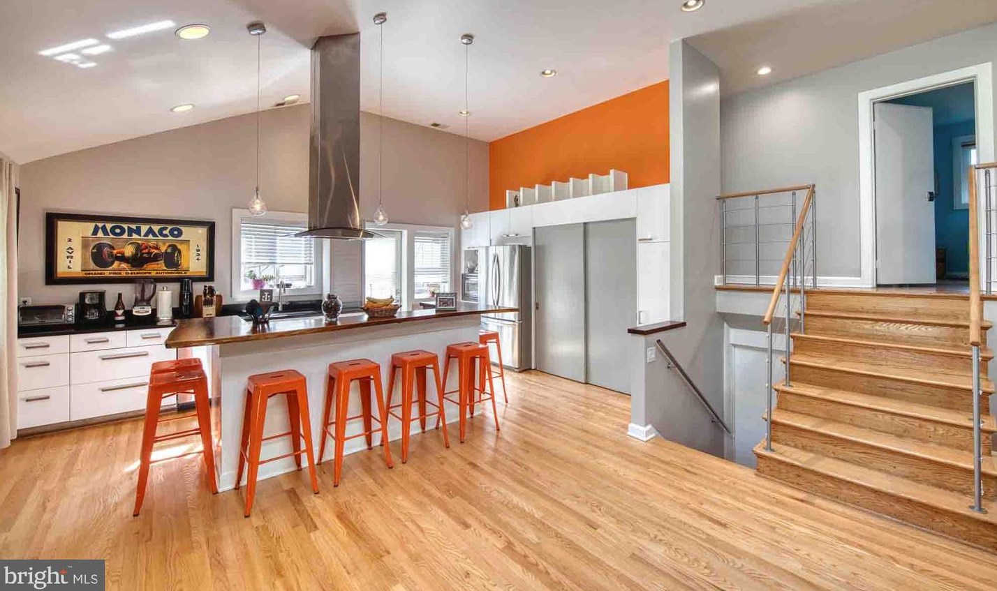4522 Traymore St, Bethesda MD  20814-3965 exterior
