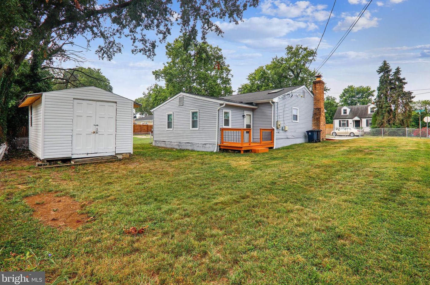 4900 Emo St, Capitol Heights MD  20743-2835 exterior