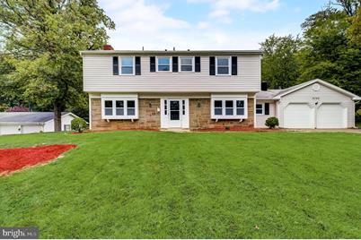 9206 Lawnview Lane - Photo 1