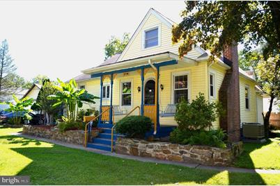 3718 42nd Avenue - Photo 1