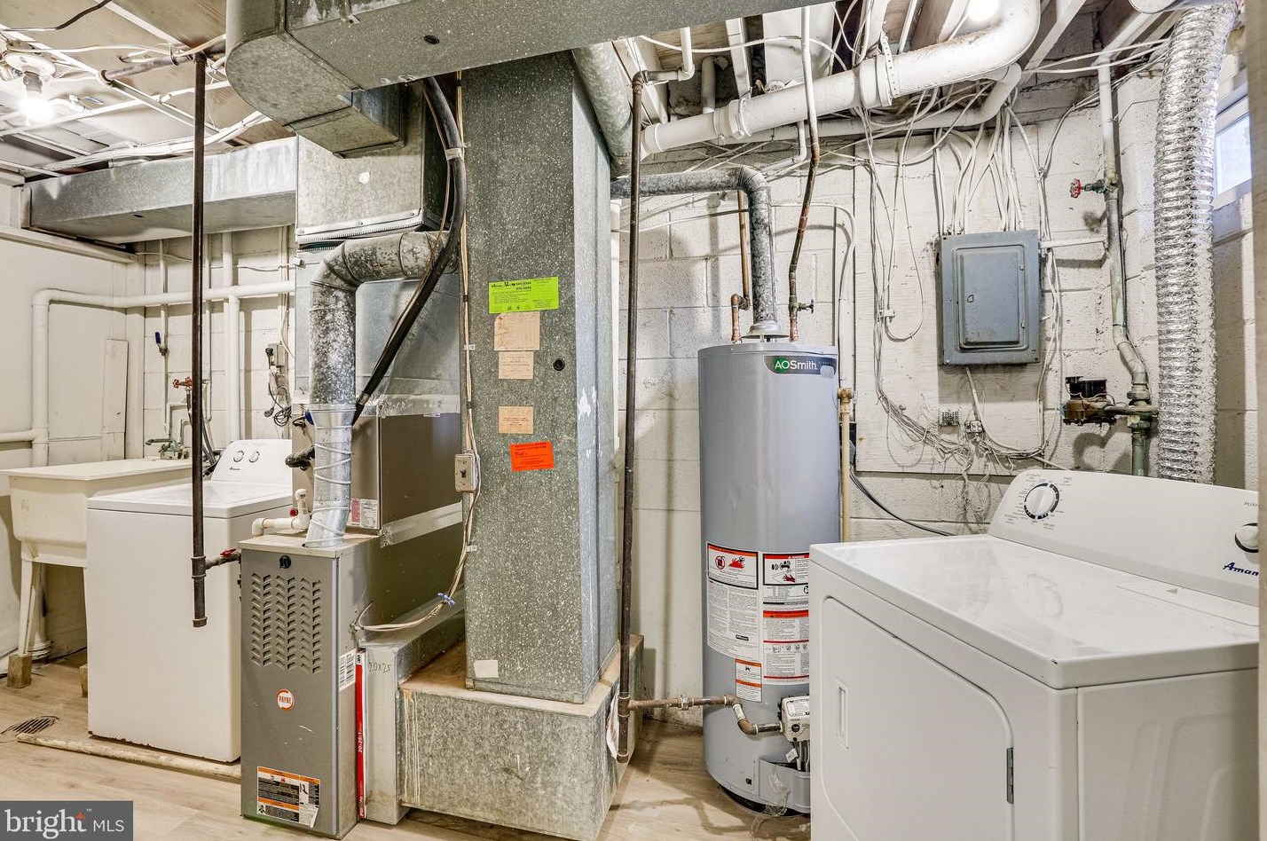 7403 Drumlea Rd, Capitol Heights MD 20743-3423 exterior