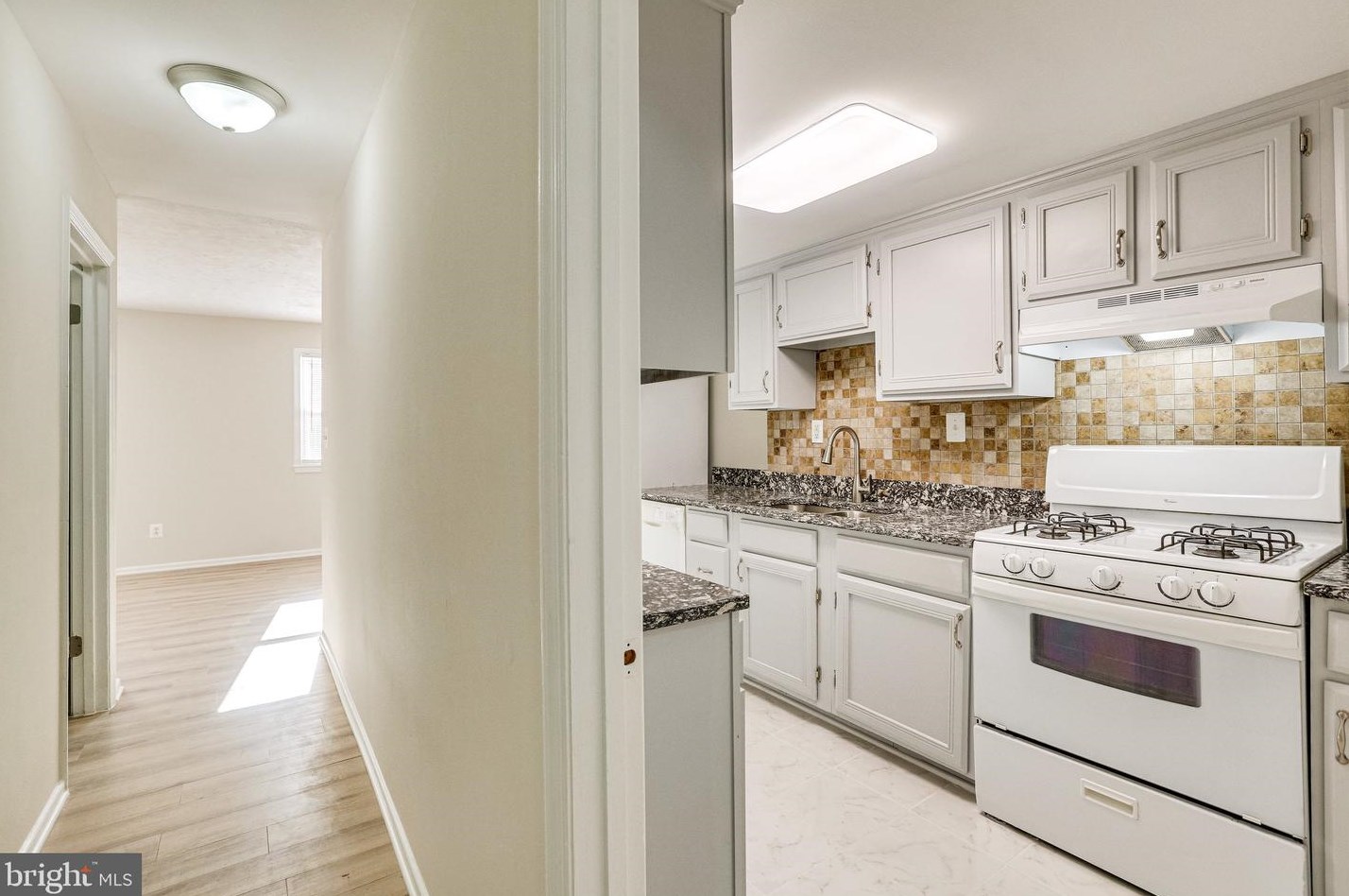 7403 Drumlea Rd, Capitol Heights MD 20743-3423 exterior