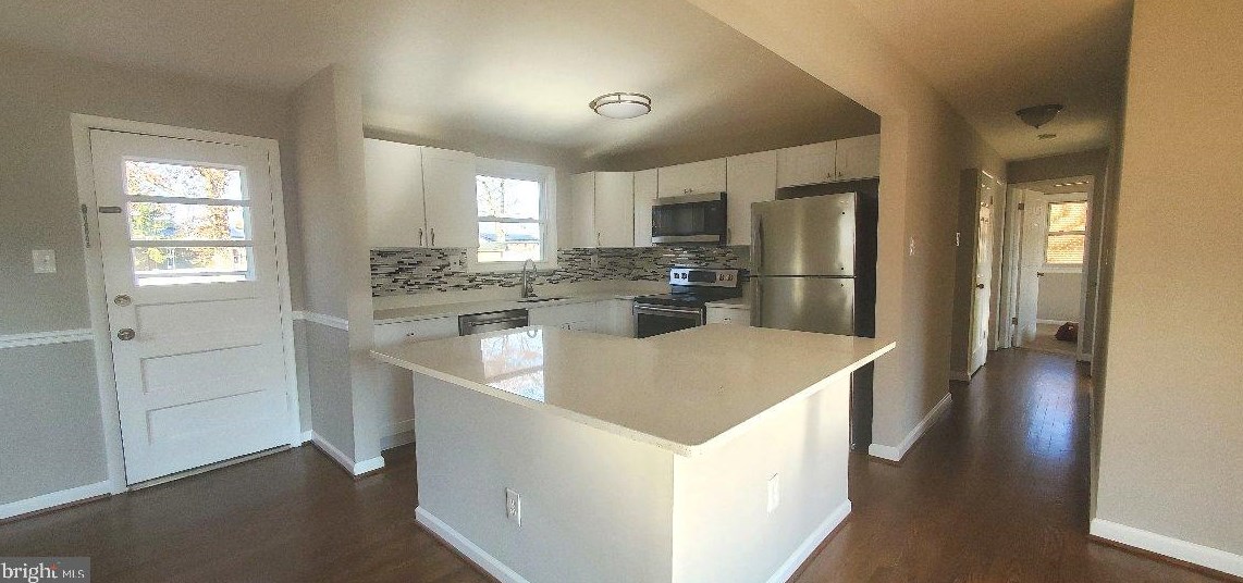 5706 Spruce Dr, Clinton MD 20735-1454 exterior