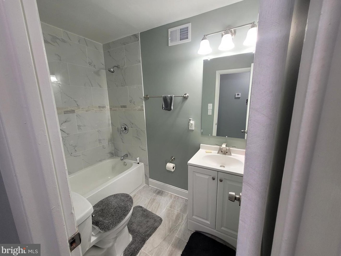 5507 Helmont Dr, Oxon Hill MD  20745-3230 exterior