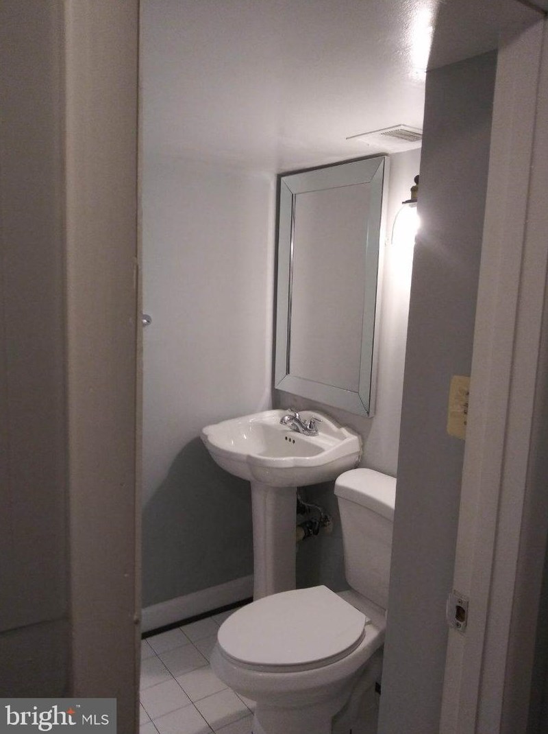 5526 Helmont Dr, Oxon Hill MD  20745-3229 exterior