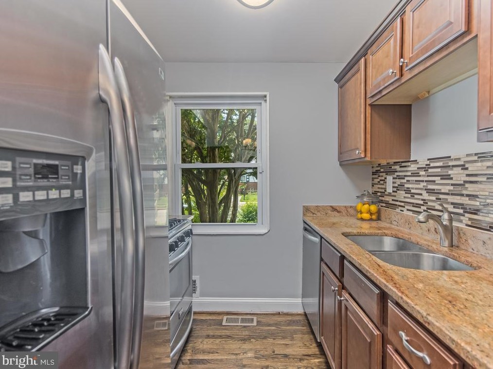 619 Birchleaf Ave, Capitol Heights MD  20743-1802 exterior