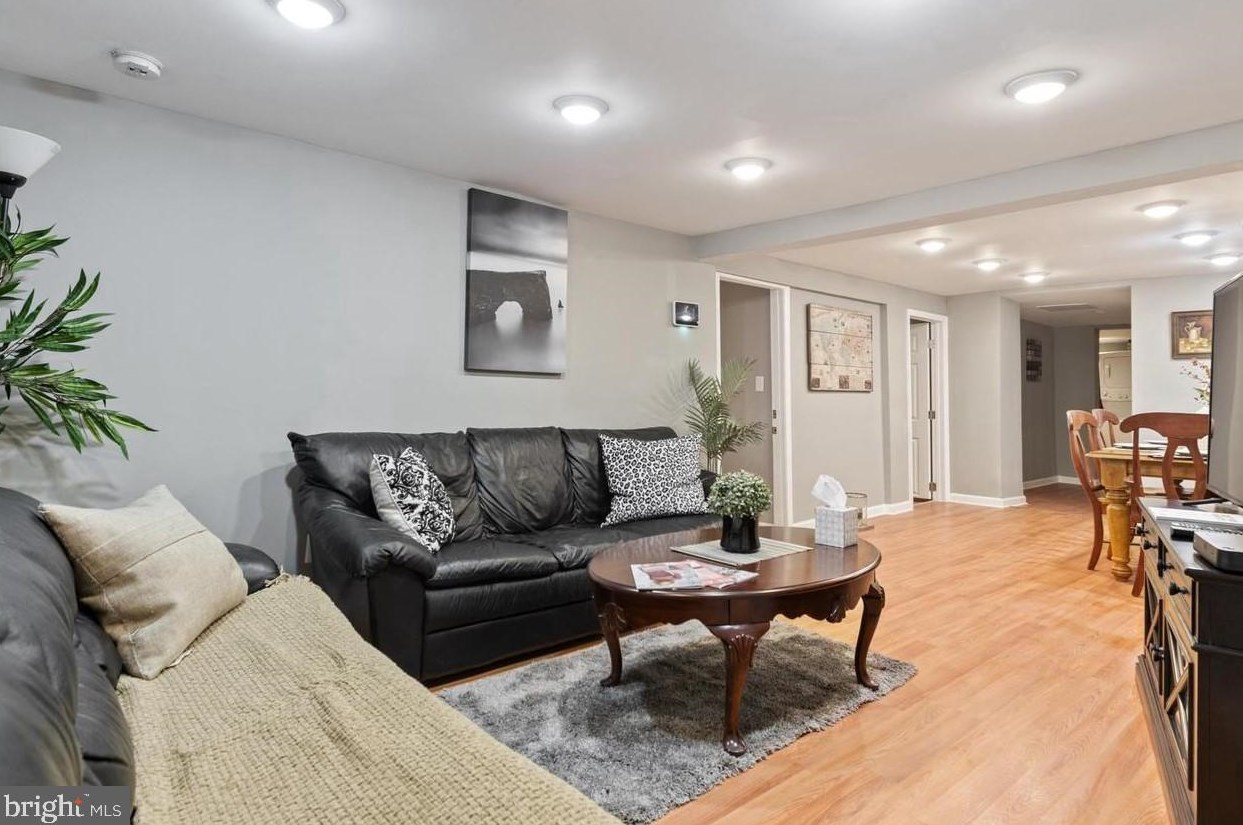 3904 Byers St, Capitol Heights MD 20743-5727 exterior