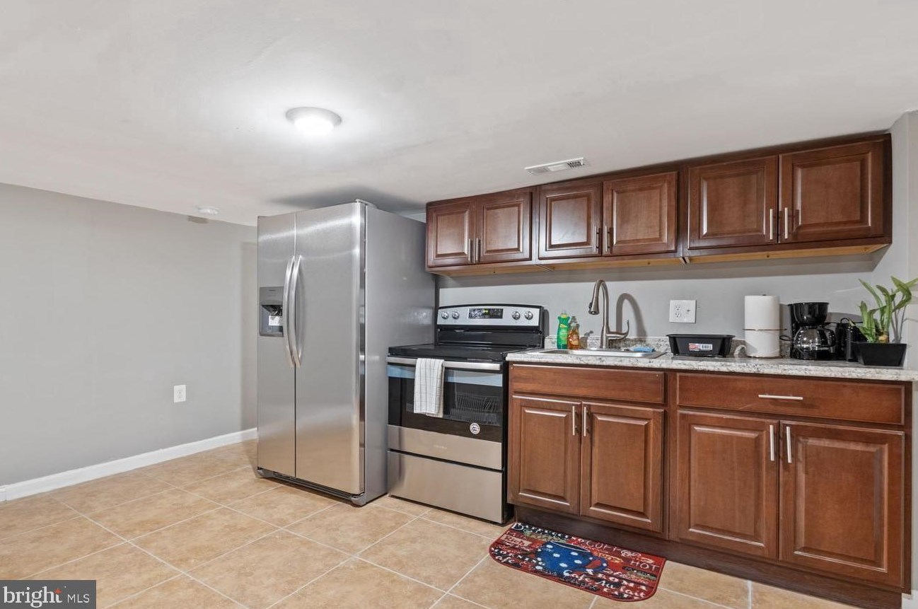 3904 Byers St, Capitol Heights MD 20743-5727 exterior