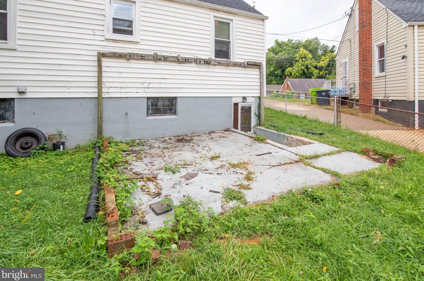 5120 Doppler St, Capitol Heights MD 20743-2869 exterior