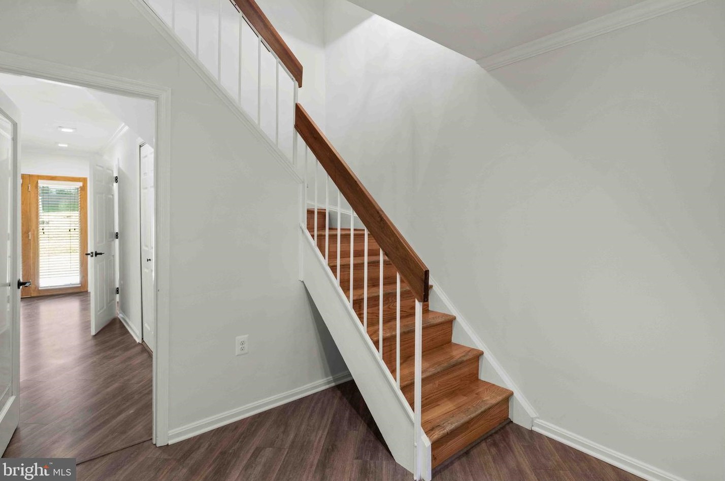 7127 Forbes Blvd, Lanham MD  20706-2171 exterior