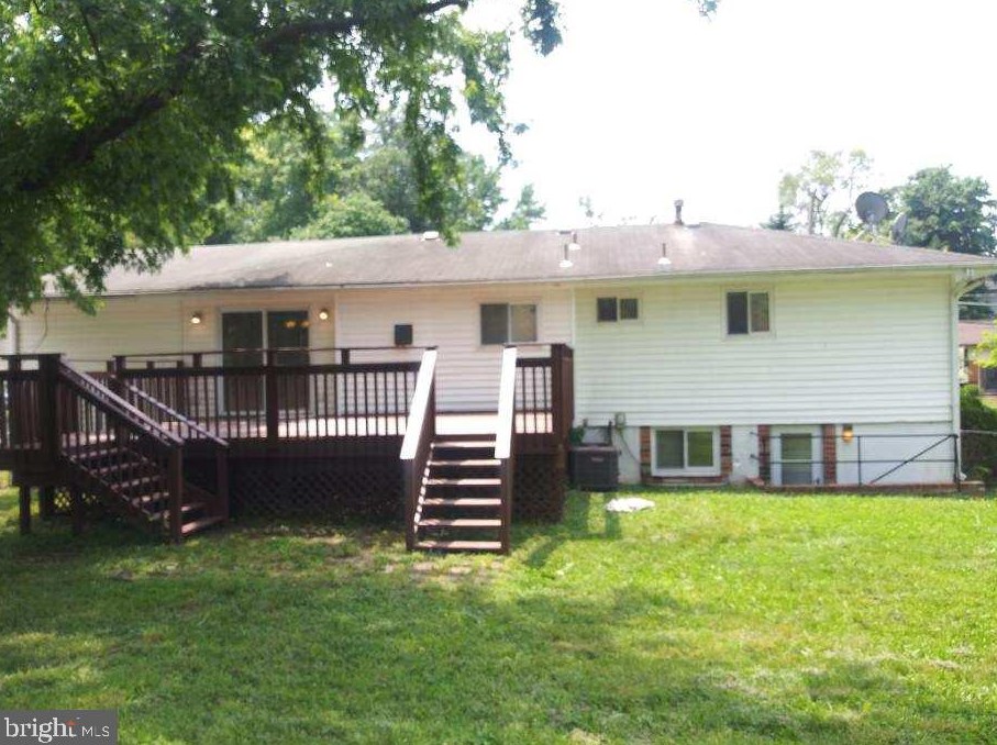 5526 Helmont Dr, Oxon Hill MD  20745-3229 exterior