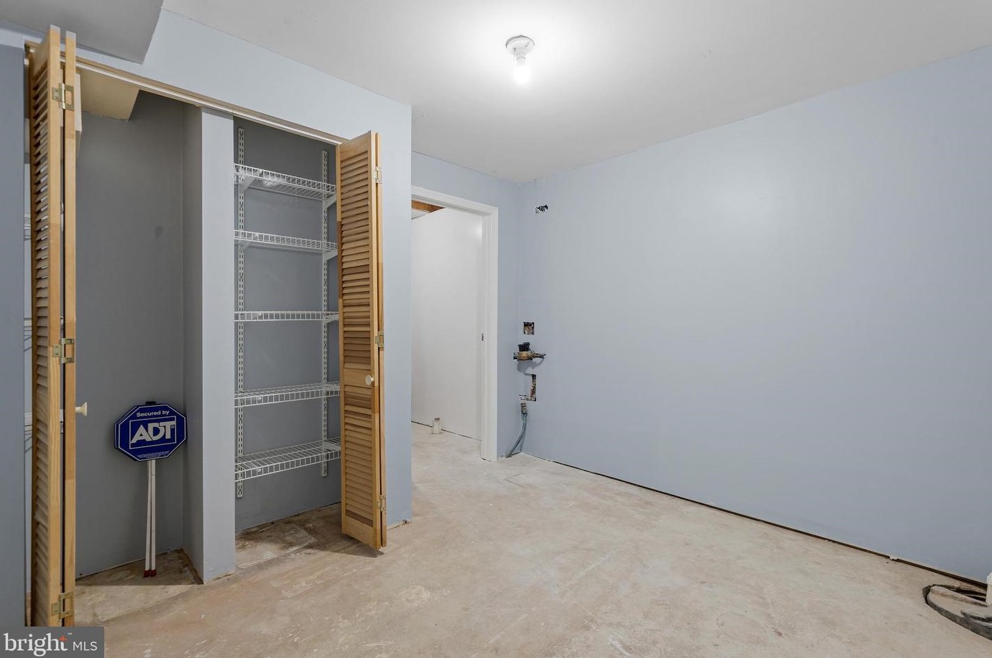 6107 L St, Capitol Heights MD  20743-1471 exterior