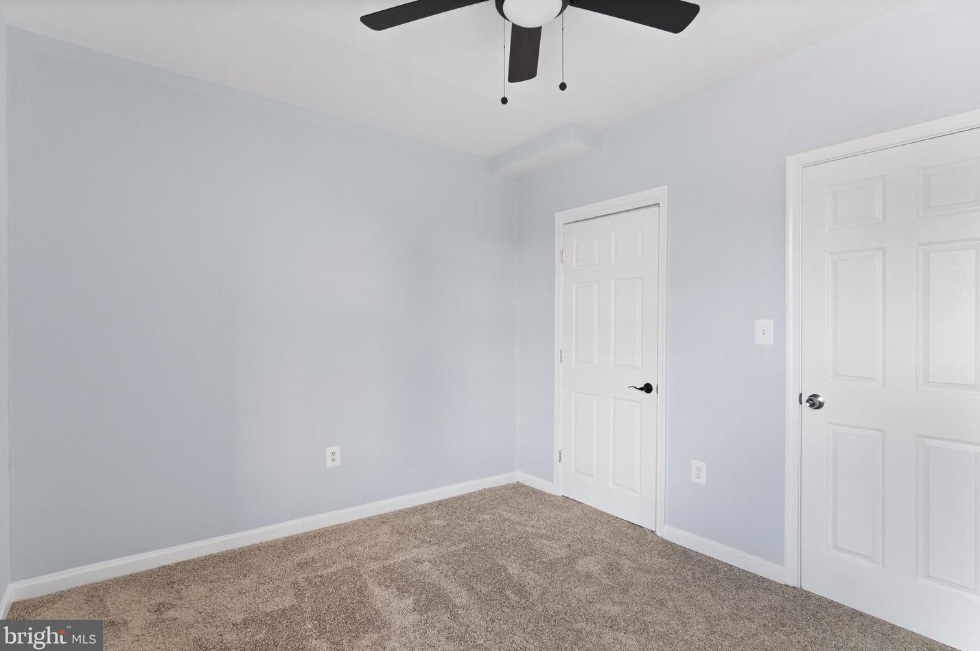 911 Balsamtree Dr, Capitol Heights MD 20743-1427 exterior