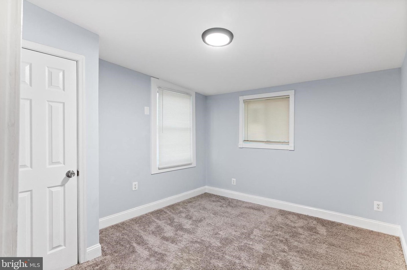 911 Balsamtree Dr, Capitol Heights MD 20743-1427 exterior