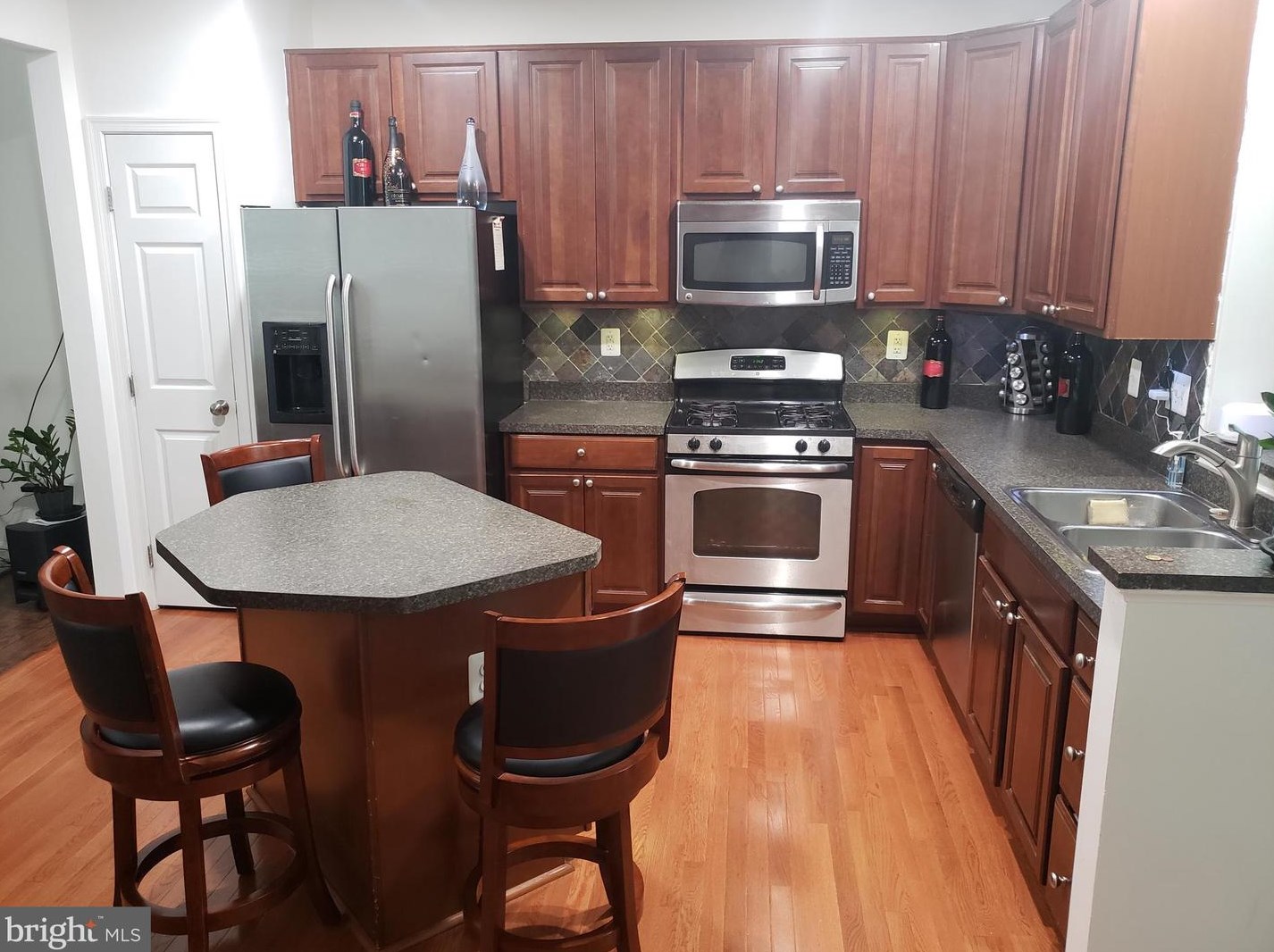 1121 Wilberforce Ct, Capitol Heights MD  20743-4404 exterior