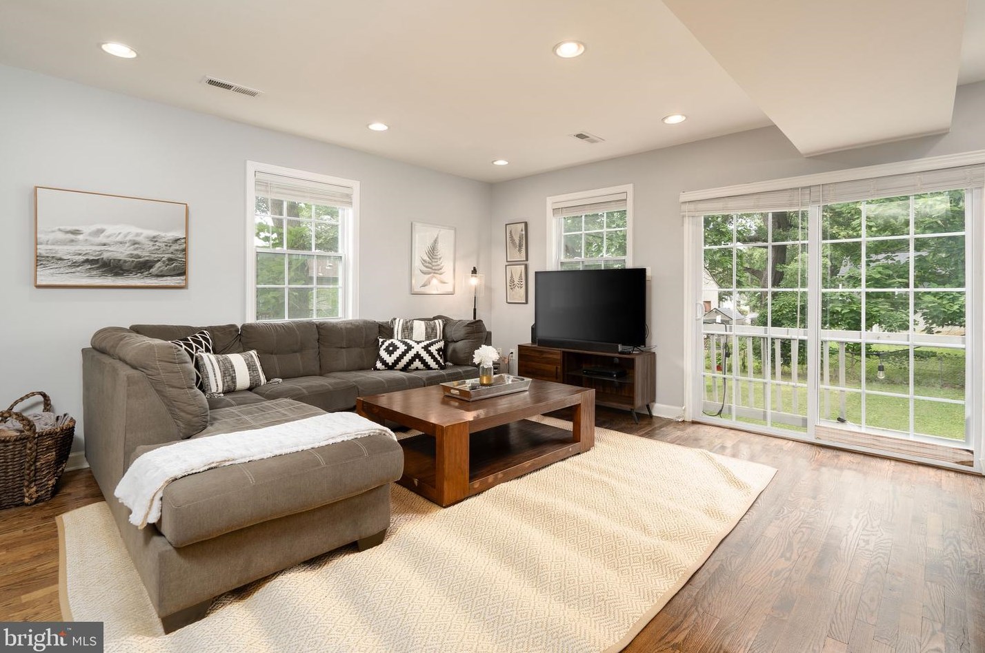 6102 Kolb St, Capitol Heights MD  20743-1461 exterior