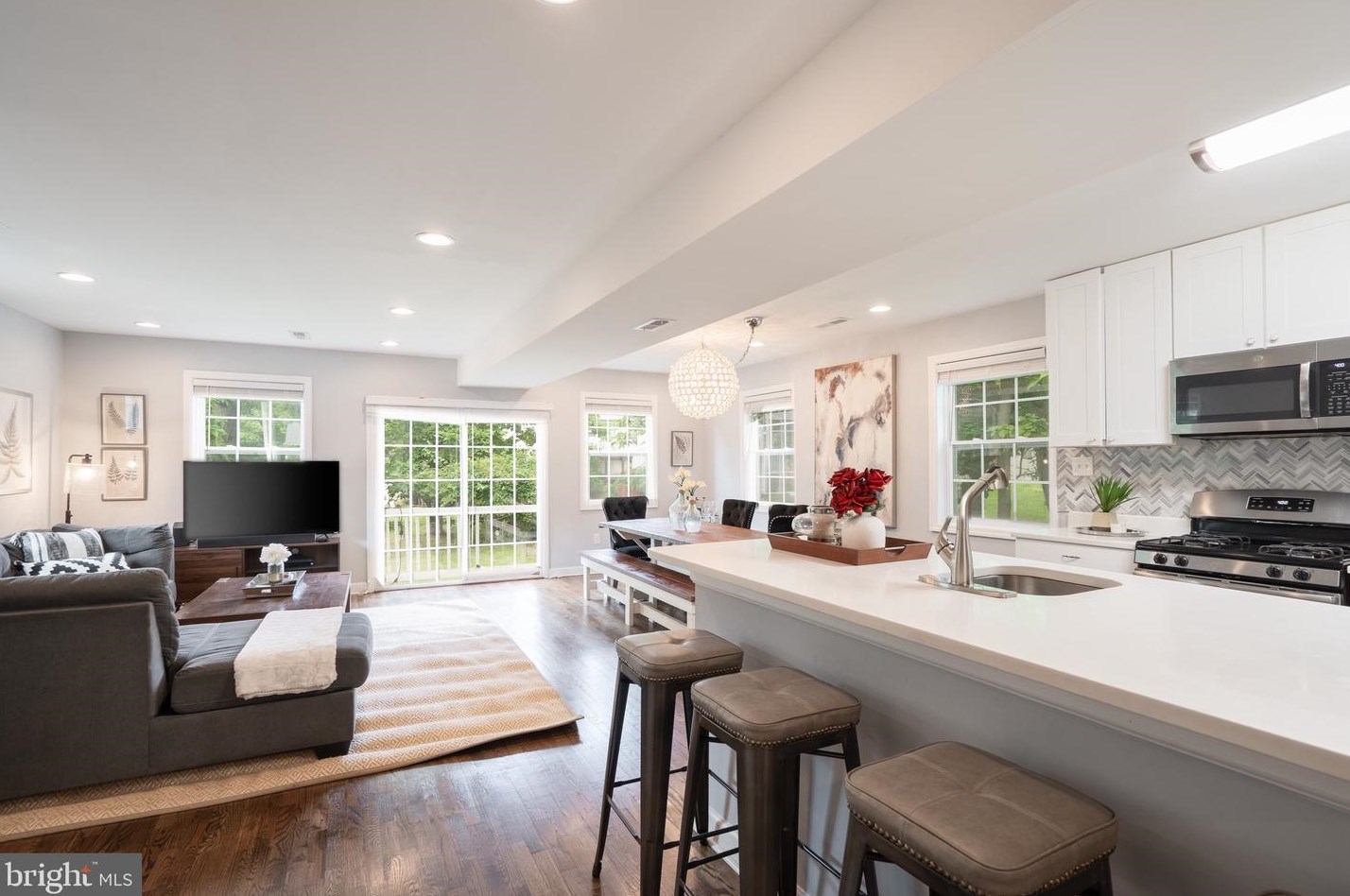 6102 Kolb St, Capitol Heights MD  20743-1461 exterior