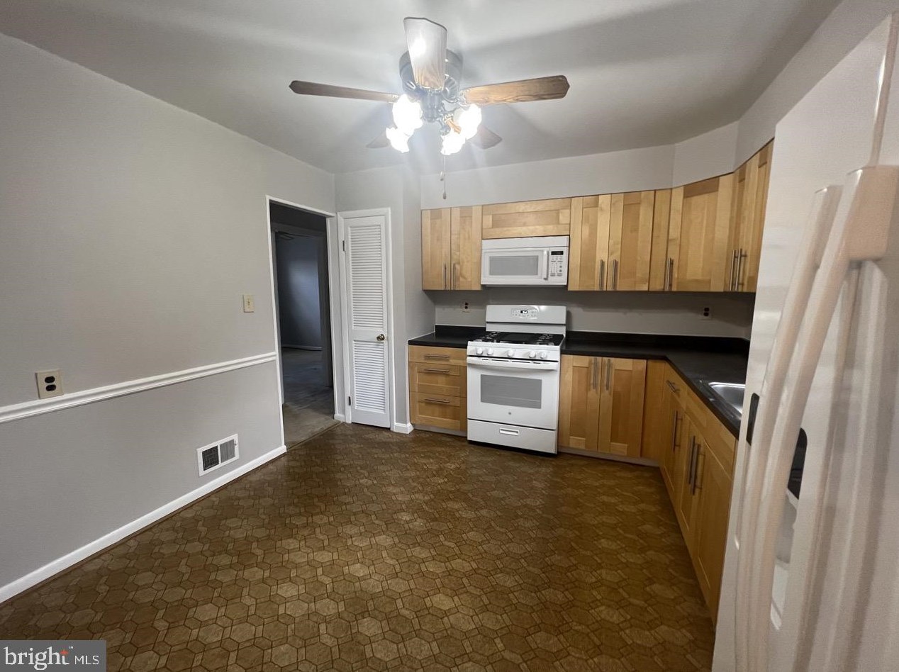 6309 Armor Dr, Clinton MD  20735-3415 exterior