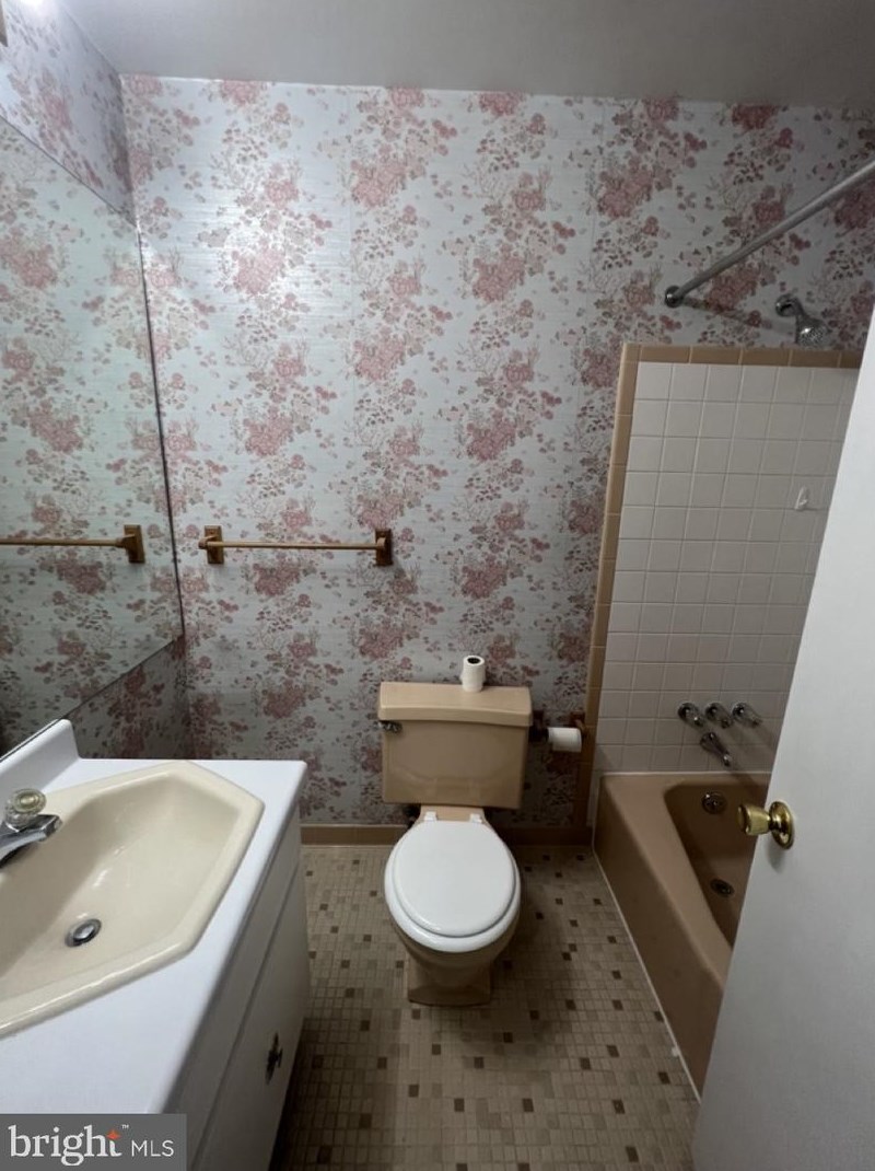 6309 Armor Dr, Clinton MD  20735-3415 exterior