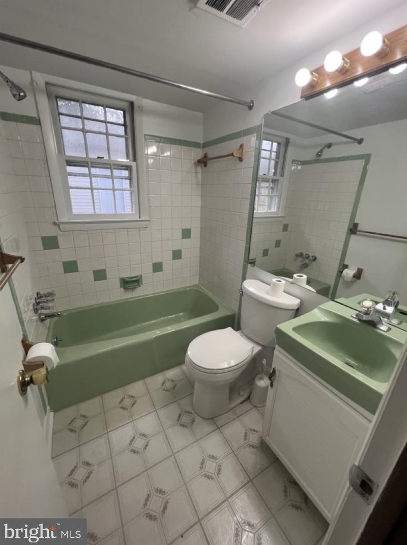 6309 Armor Dr, Clinton MD  20735-3415 exterior