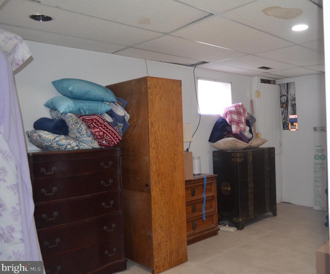 6903 Groveton Dr, Clinton MD  20735-4044 exterior