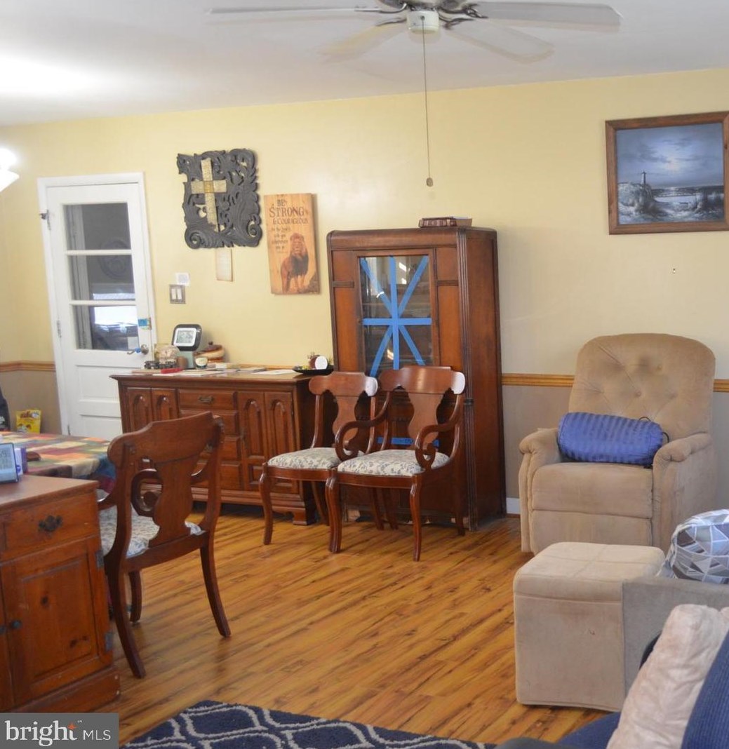 6903 Groveton Dr, Clinton MD  20735-4044 exterior