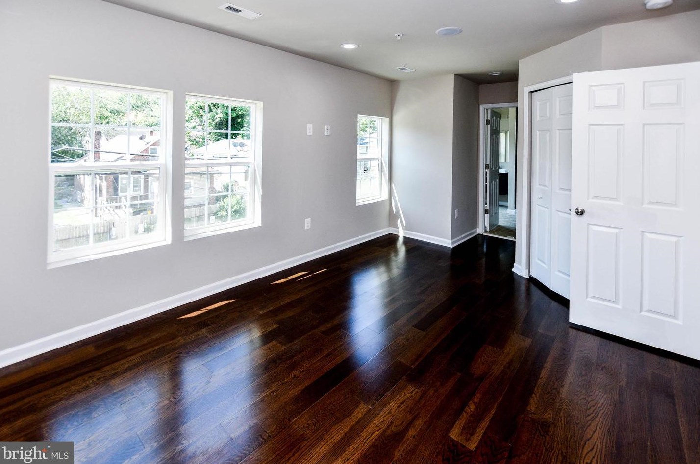 5022 Emo St, Capitol Heights MD  20743-2862 exterior