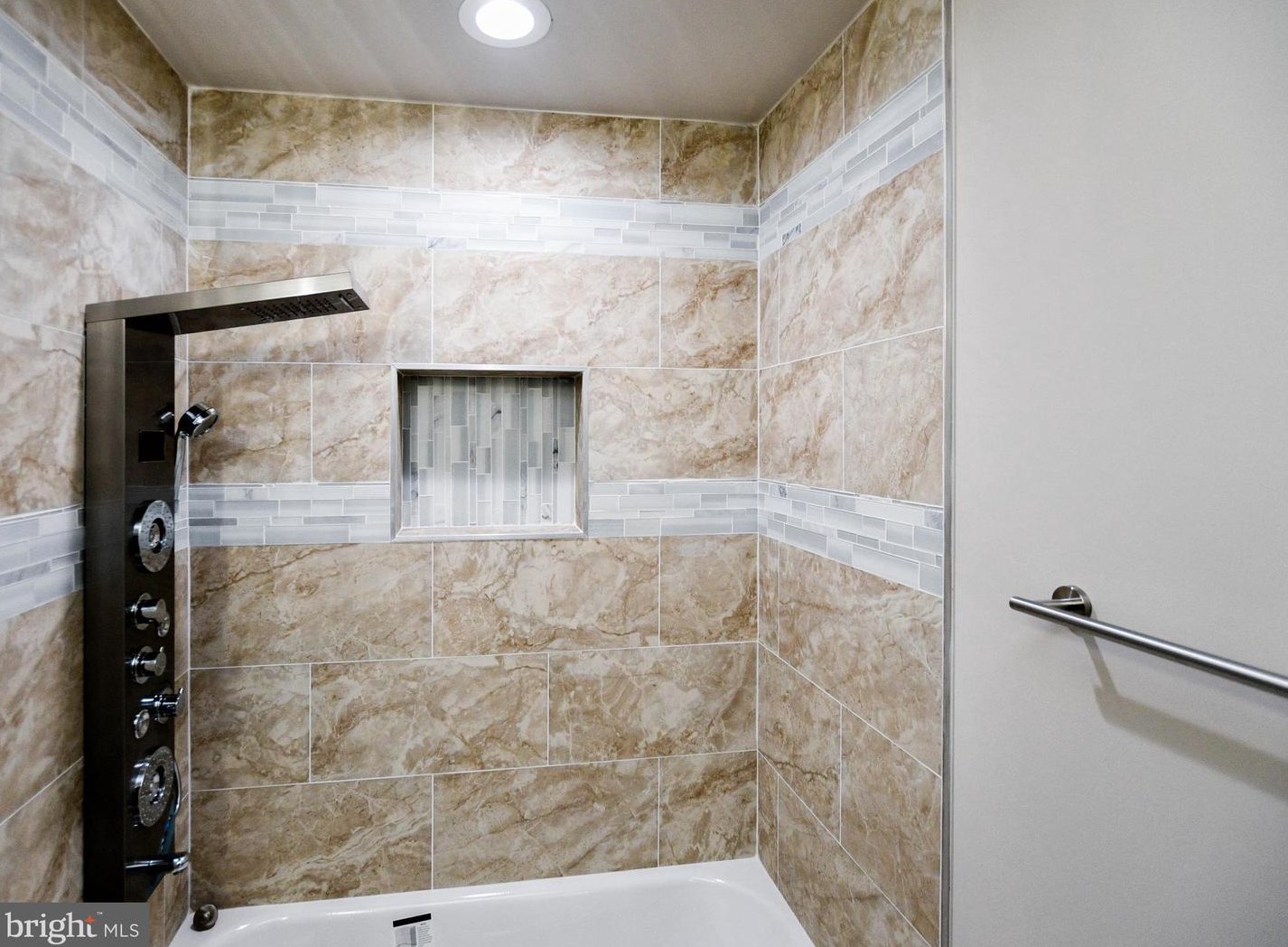 5022 Emo St, Capitol Heights MD  20743-2862 exterior