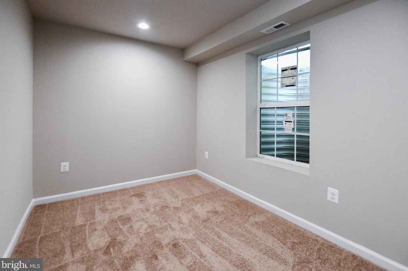 5022 Emo St, Capitol Heights MD  20743-2862 exterior